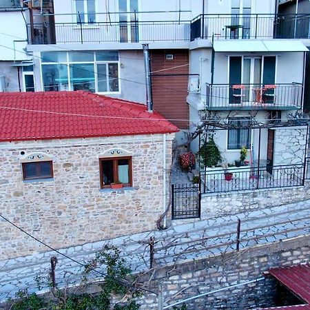 Το Πέτρινο Της Γιαγιάς Μαρίκας Apartman Karpeníszi Kültér fotó