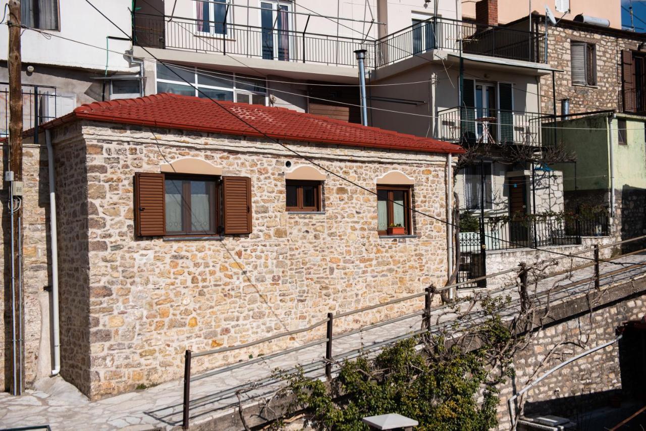Το Πέτρινο Της Γιαγιάς Μαρίκας Apartman Karpeníszi Kültér fotó