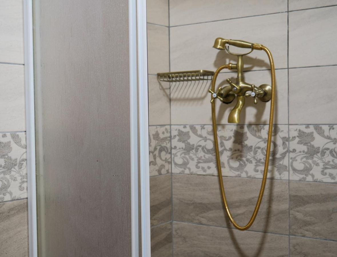 Το Πέτρινο Της Γιαγιάς Μαρίκας Apartman Karpeníszi Kültér fotó