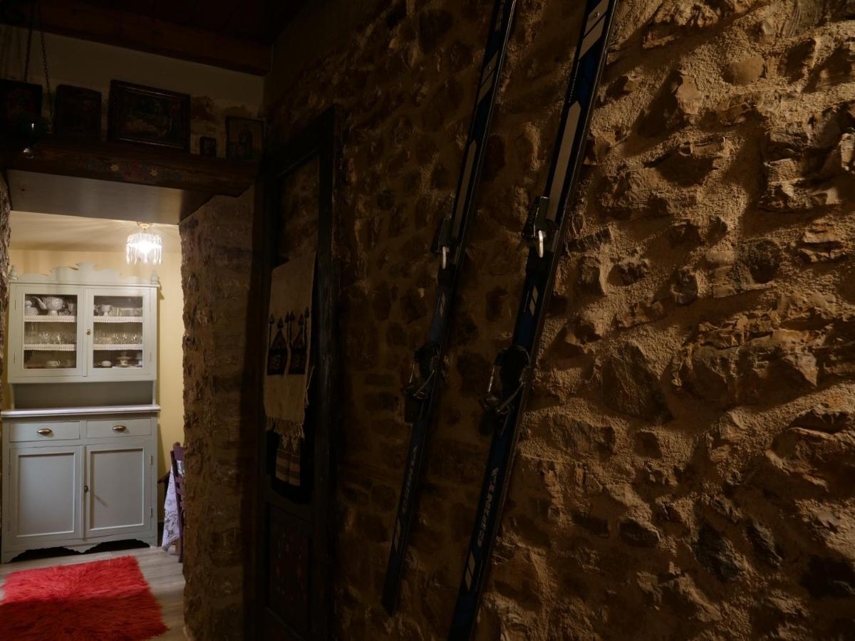 Το Πέτρινο Της Γιαγιάς Μαρίκας Apartman Karpeníszi Kültér fotó