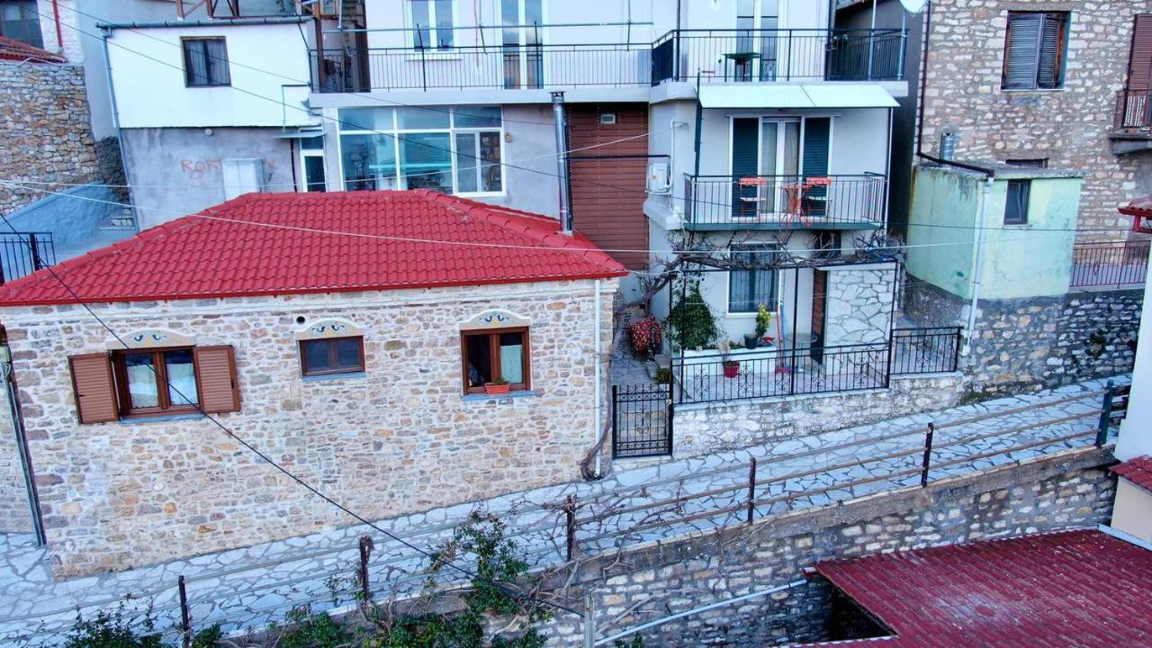 Το Πέτρινο Της Γιαγιάς Μαρίκας Apartman Karpeníszi Kültér fotó
